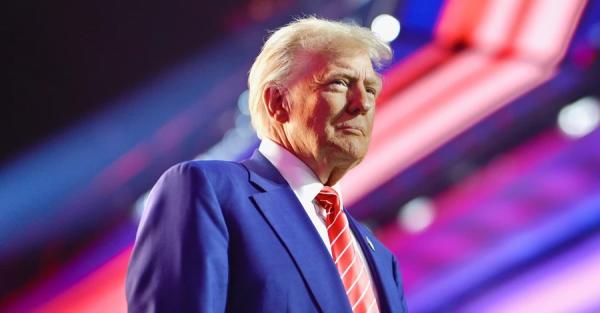 Трамп заявив, що він керує світом і сказав, що це "весело"   
