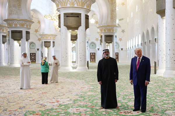 Арабський візит Трампа: трильйон інвестицій, ядерна угода з Іраном та літак у подарунок 