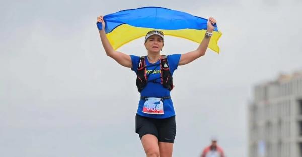Ультрамарафонка Елена Шевченко: Финишировала с нашим флагом над головой, хотя руки уже не поднимались  
