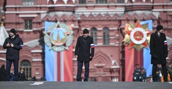 Гонять дітей на марші та відключають інтернет: як у Росії 9 травня відзначають 