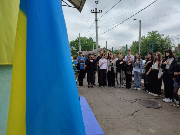 В Ізмаїлі відкрили меморіальну дошку, присвячену загиблому захиснику Андрію Ширенкову