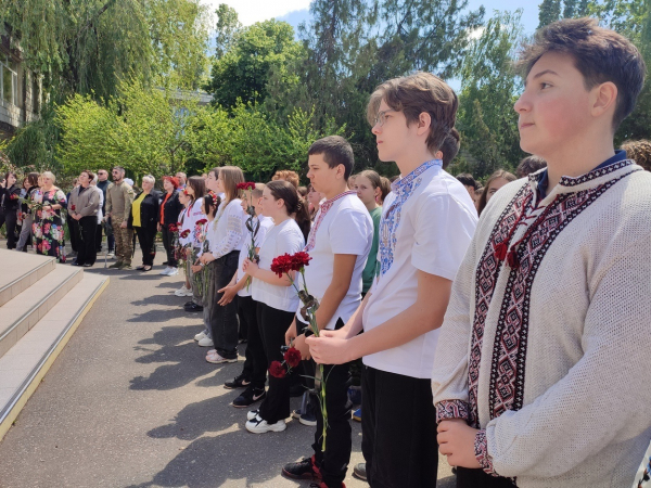 В Ізмаїлі відкрили пам’ятну дошку з ім’ям захисника Володимира Іванова