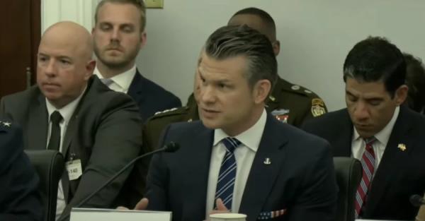 Глава Пентагону анонсував скорочення бюджету США на підтримку України 