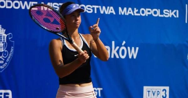 Украинская теннисистка Полина Скляр сенсационно пробилась в полуфинал турнира ITF в Словении Украинская теннисистка Полина Скляр сенсационно пробилась в полуфинал турнира ITF в Словении