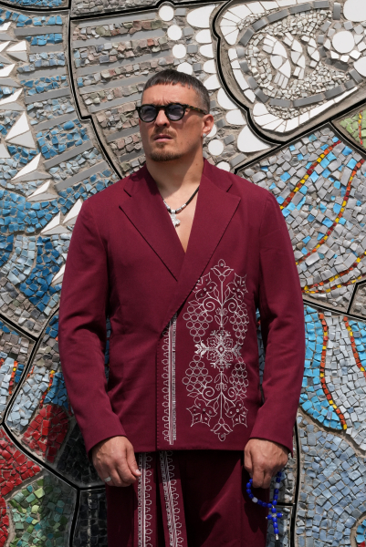 Казак XXI века бренд Damirli рассказал о символизме костюма Усика в Лондоне Казак XXI века бренд Damirli рассказал о символизме костюма Усика в Лондоне