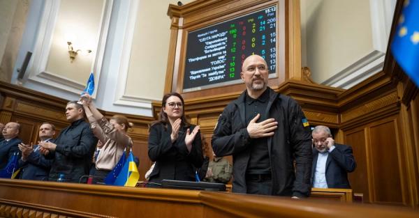 Ба, знайомі всі обличчя: хто і за що тепер відповідатиме в уряді України Ба, знайомі всі обличчя: хто і за що тепер відповідатиме в уряді України