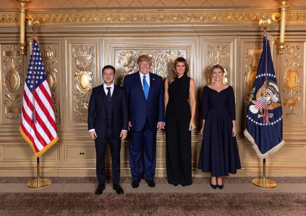 Не просто тінь Дональда: на що насправді впливає Меланія Трамп Не просто тінь Дональда: на що насправді впливає Меланія Трамп