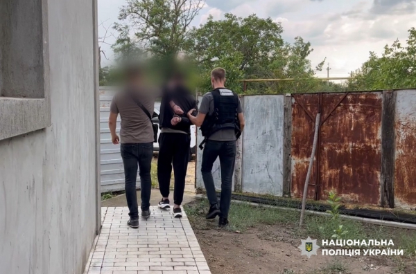 В Ізмаїлі затримали чоловіка, який намагався підпалити ТЦК (відео) В Ізмаїлі затримали чоловіка, який намагався підпалити ТЦК (відео)