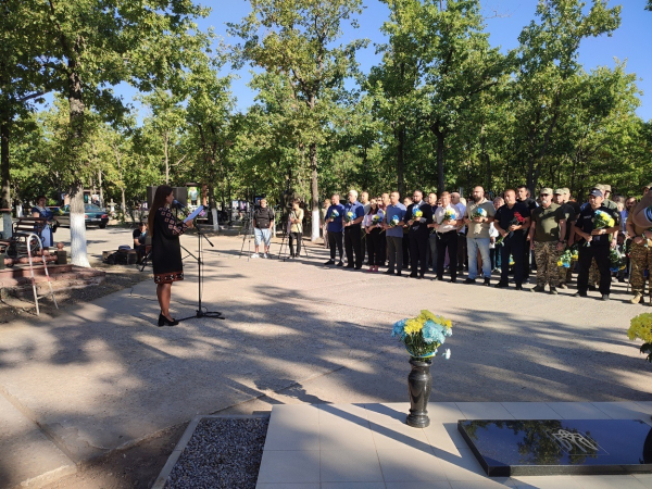 Ізмаїл вшанував пам'ять героїв-захисників, які полягли за Україну Ізмаїл вшанував пам'ять героїв-захисників, які полягли за Україну