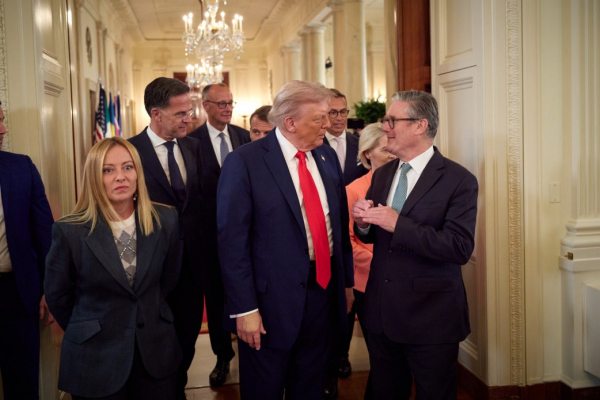 Володимир Фесенко: Зеленському не можна дати Путіну перетягнути Трампа на свій бік Володимир Фесенко: Зеленському не можна дати Путіну перетягнути Трампа на свій бік