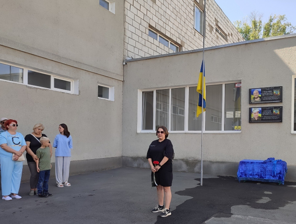 В Ізмаїлі відкрили меморіальну дошку на честь захисника України Юрія Сергєєва