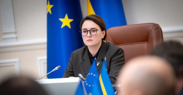 Кабмін дозволив жінкам-депутатам місцевих рад виїжджати за кордон 