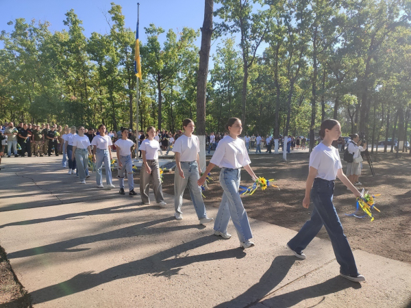 Ізмаїл вшанував пам'ять героїв-захисників, які полягли за Україну Ізмаїл вшанував пам'ять героїв-захисників, які полягли за Україну