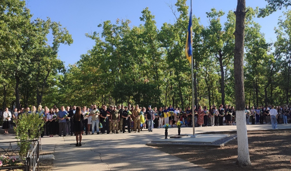 Ізмаїл вшанував пам'ять героїв-захисників, які полягли за Україну Ізмаїл вшанував пам'ять героїв-захисників, які полягли за Україну