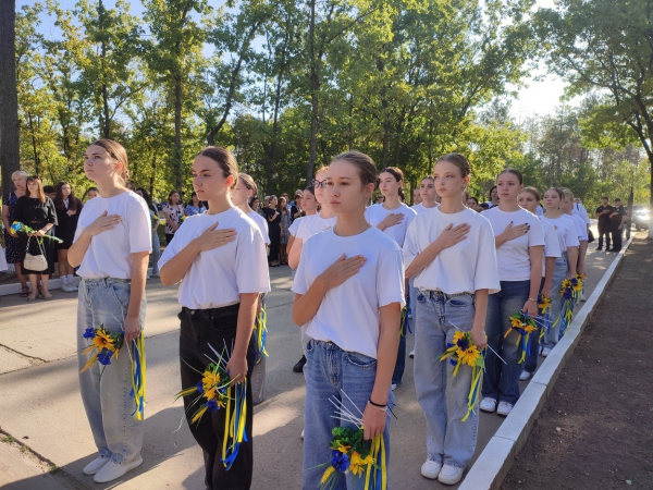 Ізмаїл вшанував пам'ять героїв-захисників, які полягли за Україну Ізмаїл вшанував пам'ять героїв-захисників, які полягли за Україну