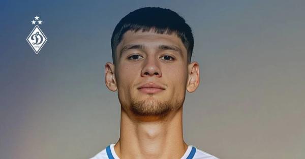 Президент "Динамо" опроверг информацию о продаже румынского форварда Бленуце, который репостил пропаганду РФ Президент "Динамо" опроверг информацию о продаже румынского форварда Бленуце, который репостил пропаганду РФ