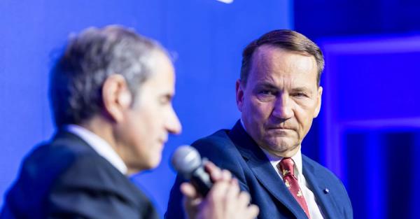 Росія свідомо атакувала Польщу, заяви про непричетність є брехнею, - Сікорський Росія свідомо атакувала Польщу, заяви про непричетність є брехнею, - Сікорський