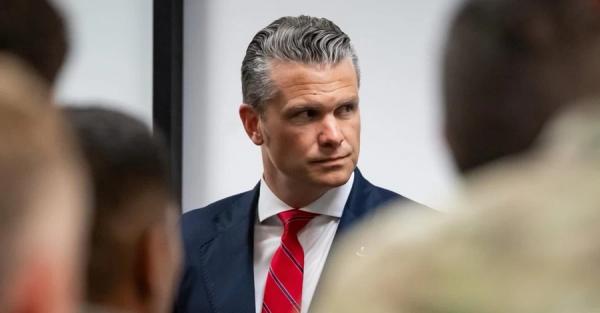 Глава Пентагону терміново скликав сотні генералів на екстрену нараду Глава Пентагону терміново скликав сотні генералів на екстрену нараду