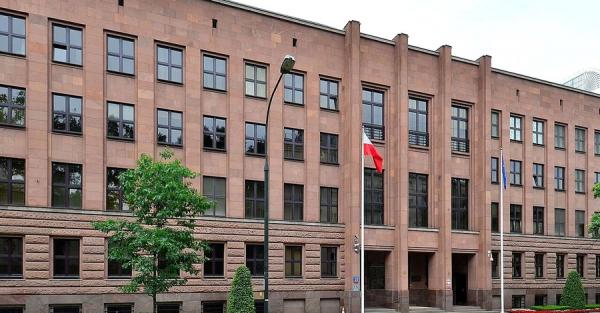 Польща закликала своїх громадян негайно залишити Білорусь 