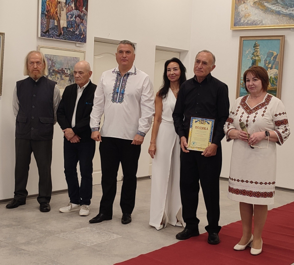 У День міста в Ізмаїльській картинній галереї урочисто відкрили відразу три виставки