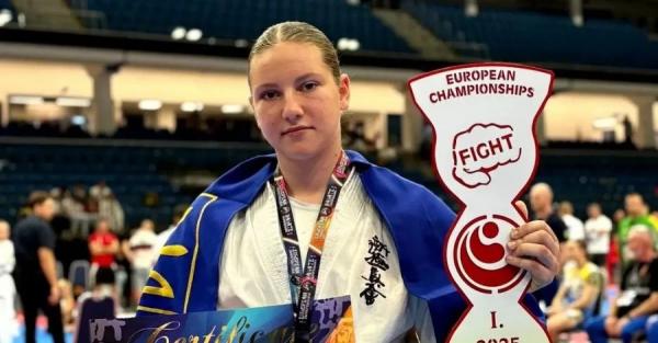 Чемпионка из села: как школьница из Прикарпатья первенство Европы по карате выиграла   