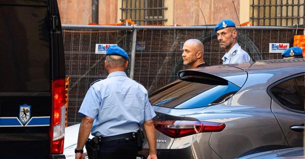 У Німеччині арештували українця за підозрою у причетності до вибухів на "Північному потоці" У Німеччині арештували українця за підозрою у причетності до вибухів на "Північному потоці"