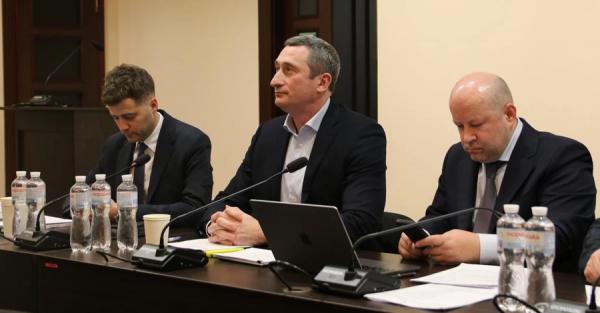 Ексміністра Чернишова хочуть взяти на поруки троє людей, серед них - єпископ Команський Ексміністра Чернишова хочуть взяти на поруки троє людей, серед них - єпископ Команський