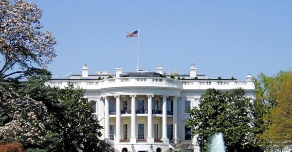 Білий дім створив "залу ганьби" та список "упереджених" ЗМІ, серед них - WP, CBS News та Axios 