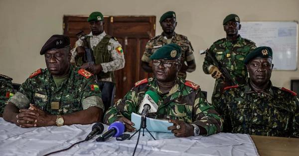 Військові затримали президента Гвінеї-Бісау та оголосили, що беруть країну під свій контроль 