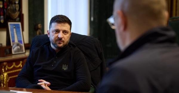  Зеленський доручив Шмигалю підготувати новий план оборони України  