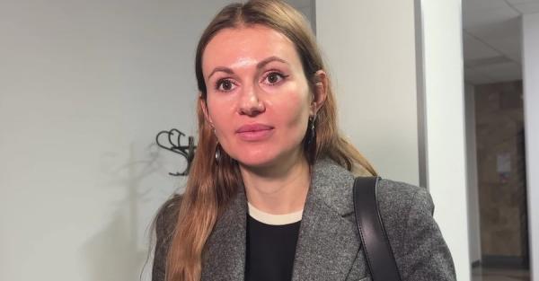 Суд заарештував у нардепки Скороход два телефони та "дитячий планшет" 