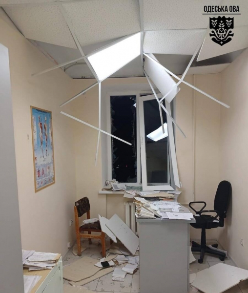 В Ізмаїлі після атаки російських &laquo;шахедів&raquo; пошкоджено будівлю поліклініки водників