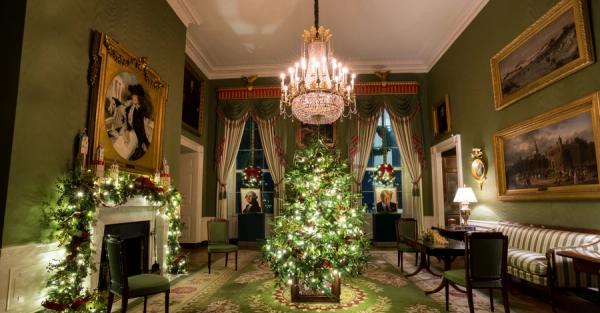 Меланія Трамп прикрасила Білий дім до Різдва за допомогою модельєра Ерве П'єра 