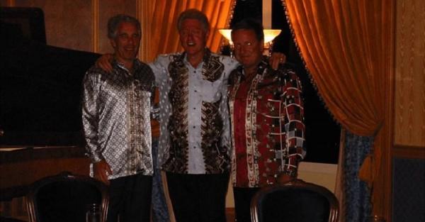 Нове у справі Епштейна: 14-річна дівчинка, президент США та принц, який шукає неналежних друзів Нове у справі Епштейна: 14-річна дівчинка, президент США та принц, який шукає неналежних друзів