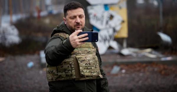 Володимир Зеленський приїхав до Куп'янська та привітав військових із Днем Сухопутних військ Володимир Зеленський приїхав до Куп'янська та привітав військових із Днем Сухопутних військ