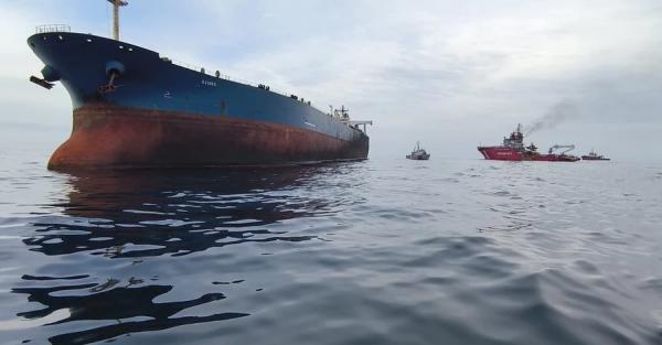 Україна б'є по танкерам, Путін загрожує топити всіх поспіль: морська війна виходить за кордони 