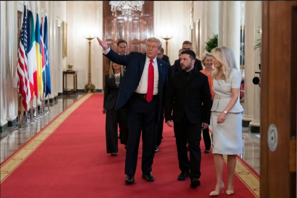 Між лестощами та ультиматумами: як змінювалася риторика Трампа у переговорах із Зеленським  