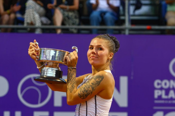 Теннисистка Александра Олейникова: Мечтаю сыграть с Сергеем Стаховским на Красной площади в Москве  