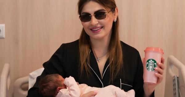 Українська борчиня Аліна ГрушинаАкобія вперше стала мамою