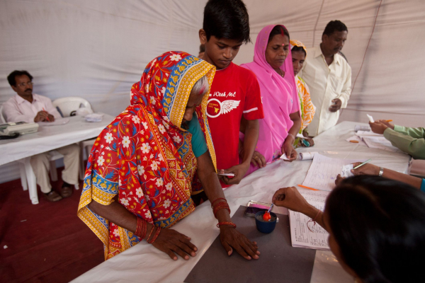 Особливості виборів у світі: у Мексиці голосують в автобусах, а в Чилі штрафують за неявку Особливості виборів у світі: у Мексиці голосують в автобусах, а в Чилі штрафують за неявку