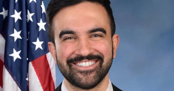 Новий мер Нью-Йорка склав присягу на Корані на покинутій станції метро Новий мер Нью-Йорка склав присягу на Корані на покинутій станції метро