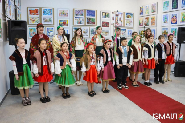 В Ізмаїлі відкрили виставку дитячої творчості &laquo;Різдвяна феєрія&raquo;