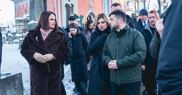 Зеленський у Литві поговорив з Тихановською і сказав, що у шпіца Лукашенка більше прав, ніж у білорусів Зеленський у Литві поговорив з Тихановською і сказав, що у шпіца Лукашенка більше прав, ніж у білорусів