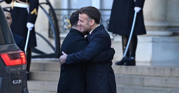 Володимир Зеленський прибув до Парижа Володимир Зеленський прибув до Парижа