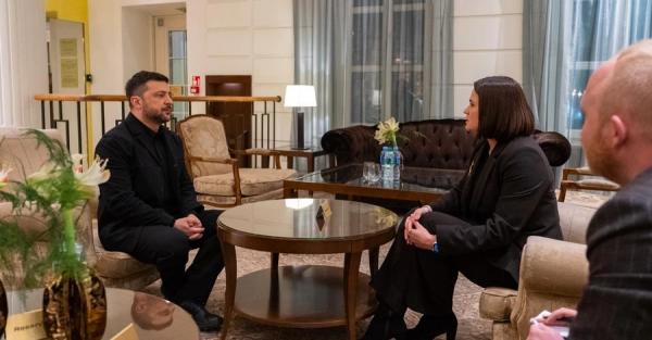 Зеленський уперше провів двосторонню зустріч з Тихановською 