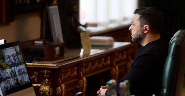 Зеленський доручив посилити роботу мобільних вогневих груп 