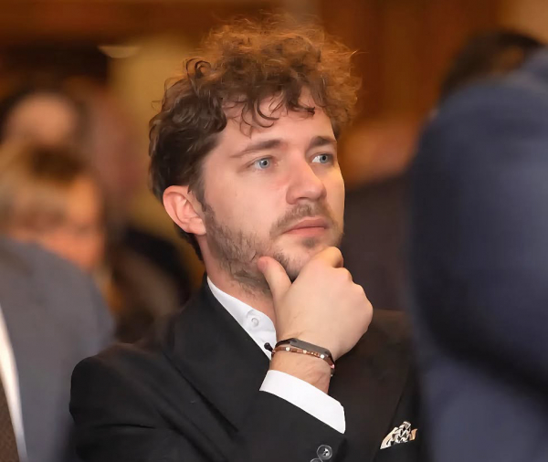 Олег Саакян про справу Епштейна: Трамп перехопив ініціативу і почав контрольовано зливати дані 