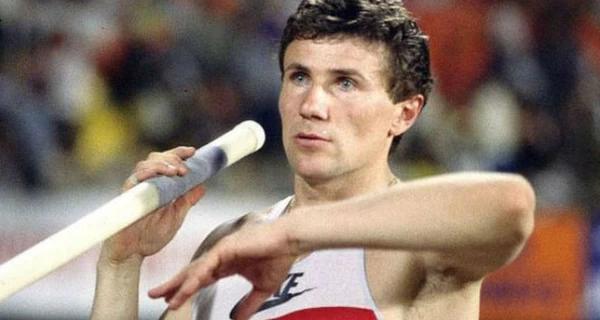 Больше не герой: почему Сергея Бубку критикуют в Украине и можно ли лишить его наград Больше не герой: почему Сергея Бубку критикуют в Украине и можно ли лишить его наград