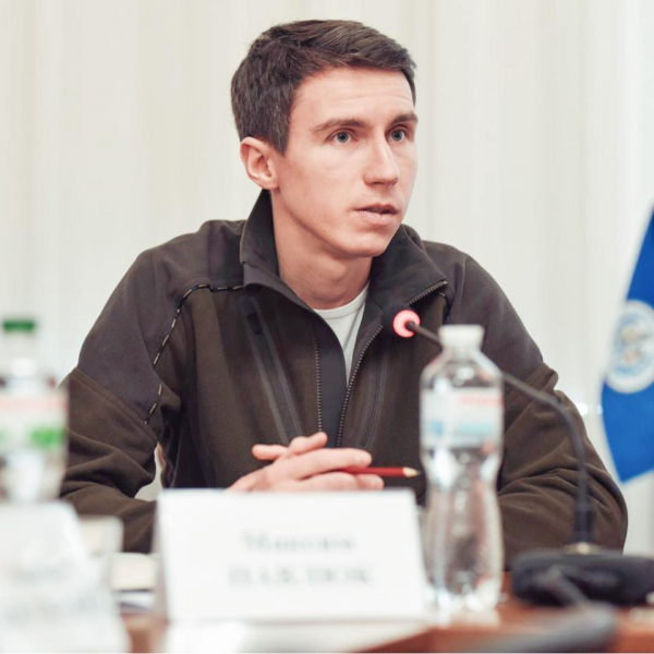 Бабусин гараж, лотереї та Святий Миколай: як політики пояснюють звідки взяли гроші 