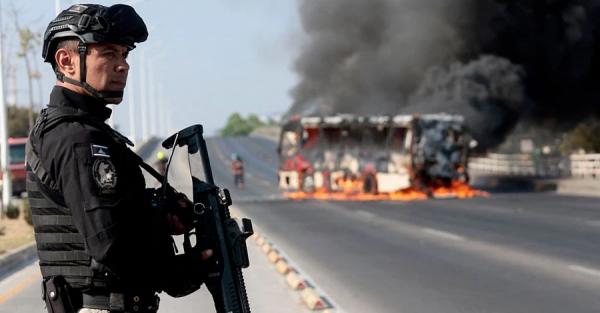 Війна Трампа почалася: Ель Менчо вбитий, Мексика у вогні, а ЧС з футболу під загрозою скасування Війна Трампа почалася: Ель Менчо вбитий, Мексика у вогні, а ЧС з футболу під загрозою скасування